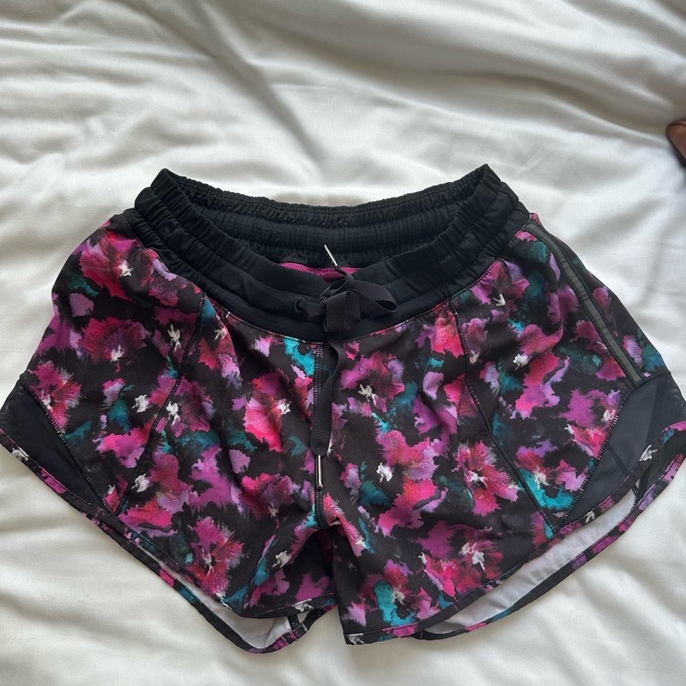 Lululemon Hotty Hot 2.5” Short
